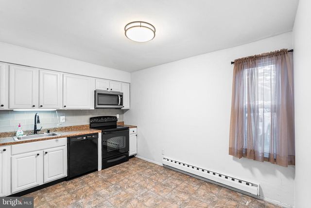 302 BROMLEY EST, Pine Hill, NJ 08021