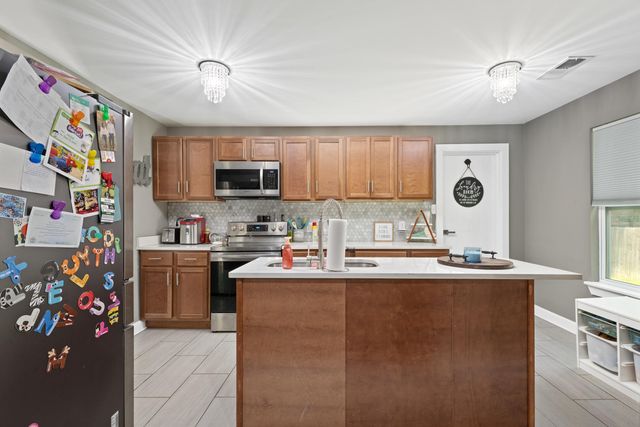 150 MURRELL ST, Oakland, TN 38060