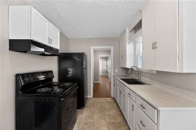 2316 S Vermont Avenue, Independence, MO 64052