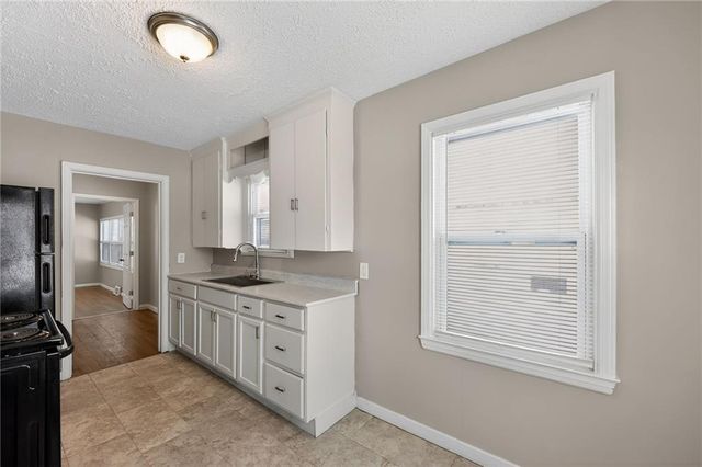 2316 S Vermont Avenue, Independence, MO 64052