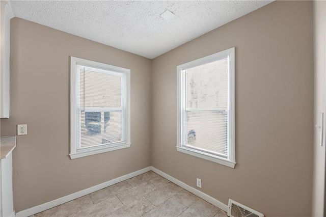 2316 S Vermont Avenue, Independence, MO 64052