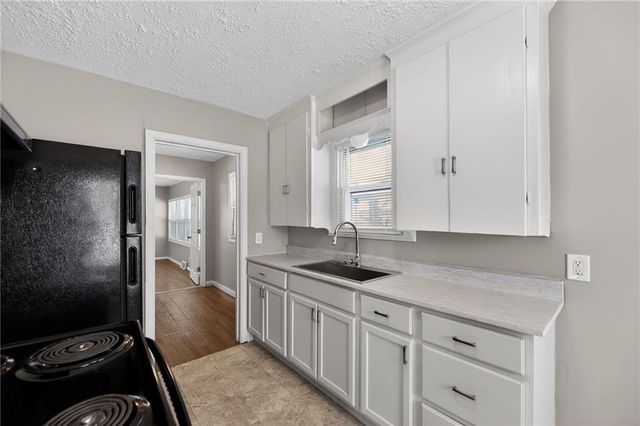 2316 S Vermont Avenue, Independence, MO 64052