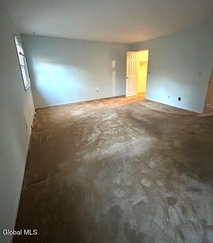 148 Williamsburg Court, Albany, NY 12203