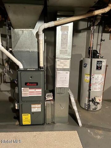 148 Williamsburg Court, Albany, NY 12203