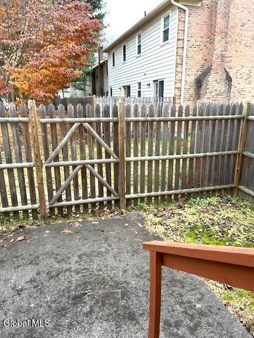 148 Williamsburg Court, Albany, NY 12203