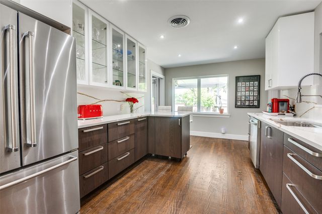 9849 County Cork Dr, Dallas, TX 75218