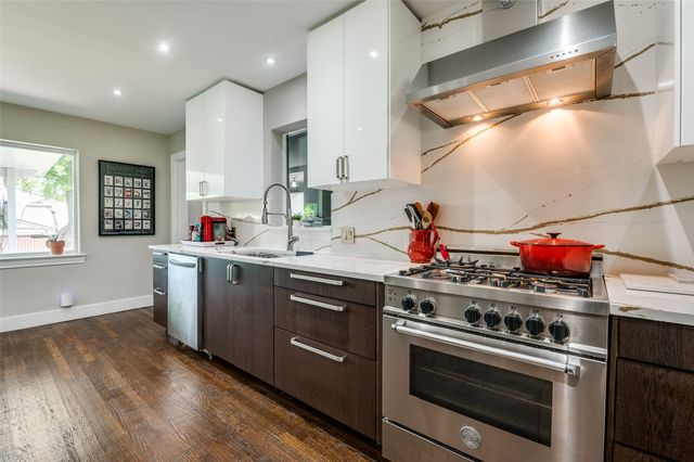 9849 County Cork Dr, Dallas, TX 75218