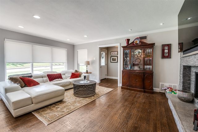 9849 County Cork Dr, Dallas, TX 75218