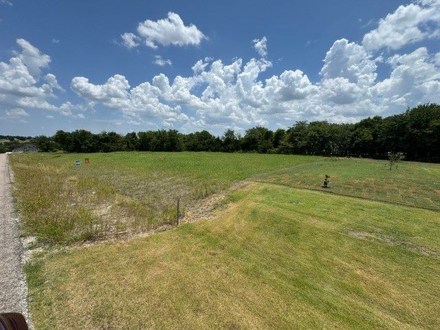 172 Cooper Lane, Van Alstyne, TX 75495