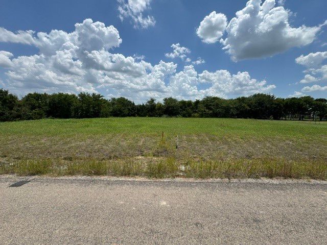 172 Cooper Lane, Van Alstyne, TX 75495
