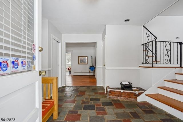 112 Midvale Ave, Long Hill Twp., NJ 07946