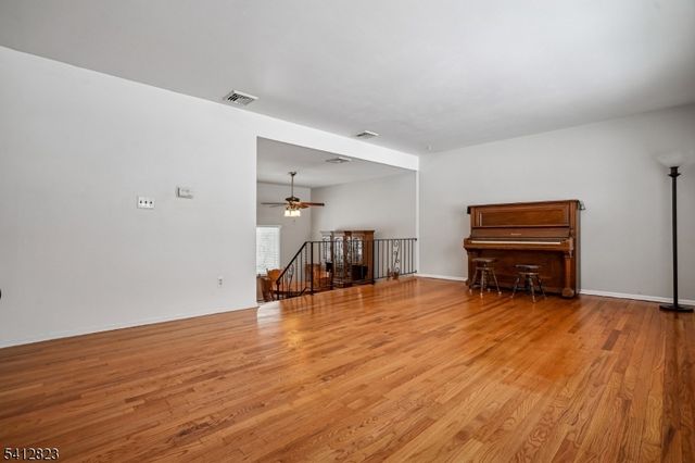 112 Midvale Ave, Long Hill Twp., NJ 07946