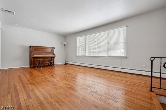 112 Midvale Ave, Long Hill Twp., NJ 07946