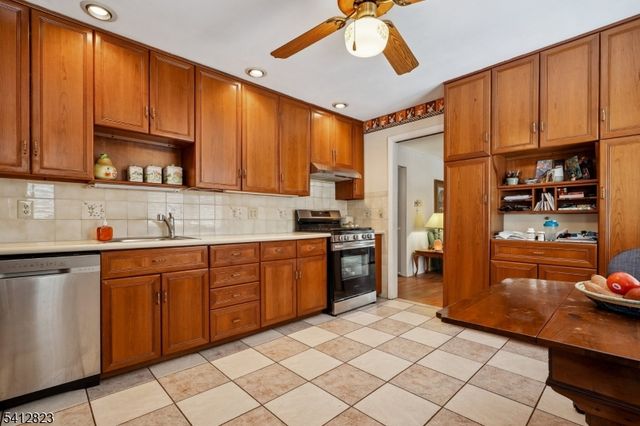 112 Midvale Ave, Long Hill Twp., NJ 07946