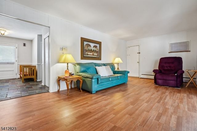 112 Midvale Ave, Long Hill Twp., NJ 07946