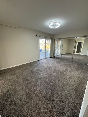 1820 W Surrey Park Lane 1B, Arlington Heights, IL 60005