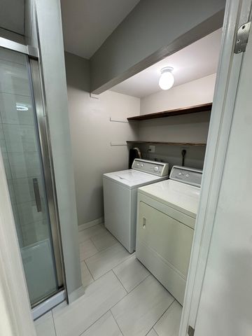 1820 W Surrey Park Lane 1B, Arlington Heights, IL 60005