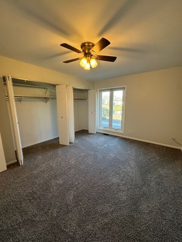 1820 W Surrey Park Lane 1B, Arlington Heights, IL 60005