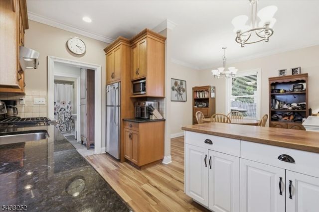 253 Essex St, Long Hill Twp., NJ 07980