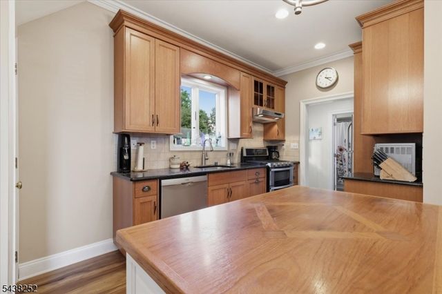 253 Essex St, Long Hill Twp., NJ 07980