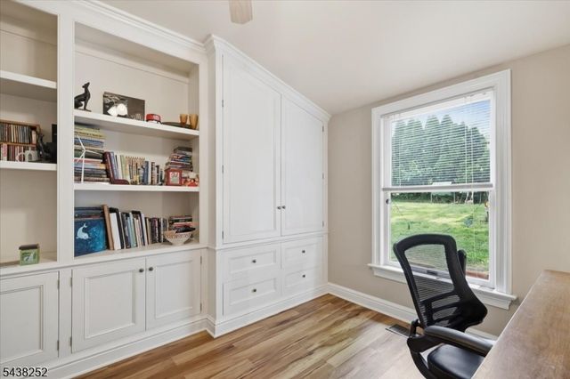 253 Essex St, Long Hill Twp., NJ 07980