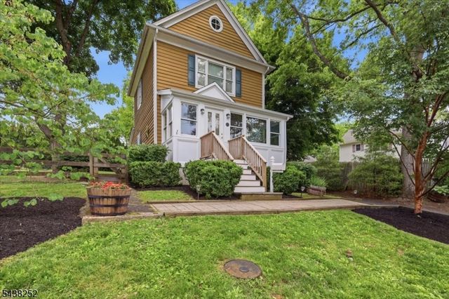 253 Essex St, Long Hill Twp., NJ 07980