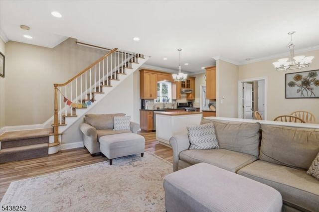 253 Essex St, Long Hill Twp., NJ 07980