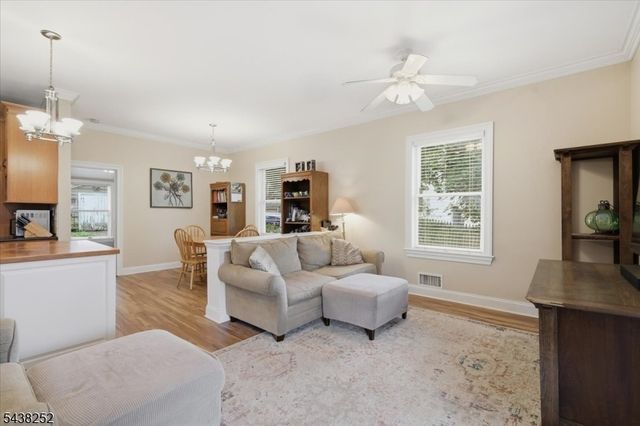 253 Essex St, Long Hill Twp., NJ 07980
