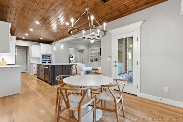 902 E 148th Place S, Glenpool, OK 74033
