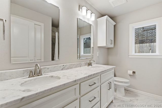 902 E 148th Place S, Glenpool, OK 74033