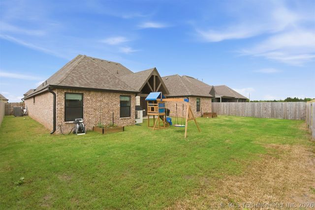 902 E 148th Place S, Glenpool, OK 74033
