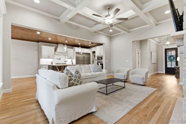 902 E 148th Place S, Glenpool, OK 74033