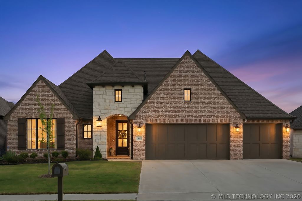 902 E 148th Place S, Glenpool, OK 74033