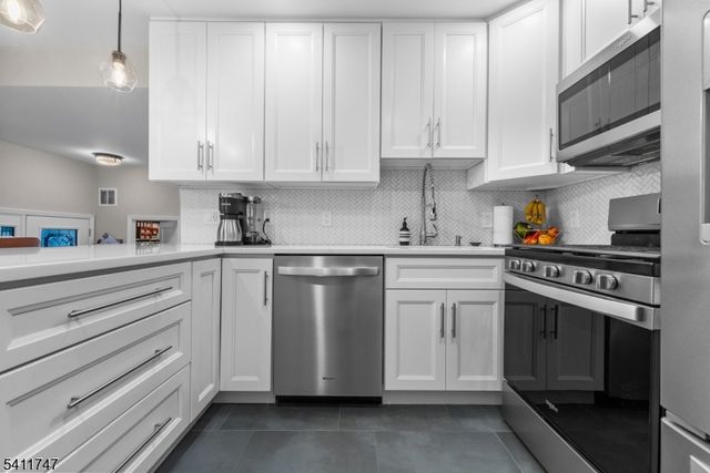 9 Marina Ky, Secaucus Town, NJ 07094