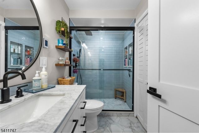 9 Marina Ky, Secaucus Town, NJ 07094