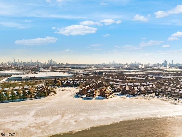 9 Marina Ky, Secaucus Town, NJ 07094
