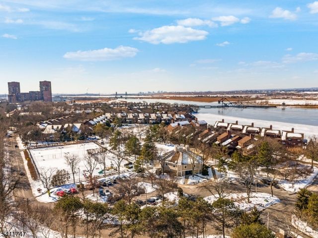 9 Marina Ky, Secaucus Town, NJ 07094