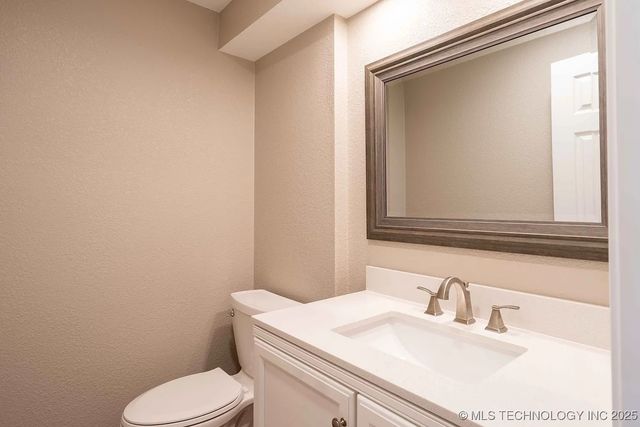 215 W 8th Street, Bartlesville, OK 74003