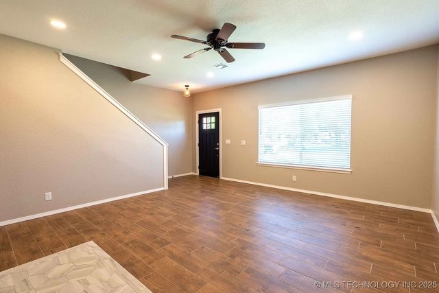 215 W 8th Street, Bartlesville, OK 74003