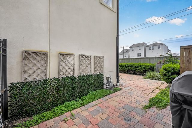 10929 Upland Park, Houston, TX 77043