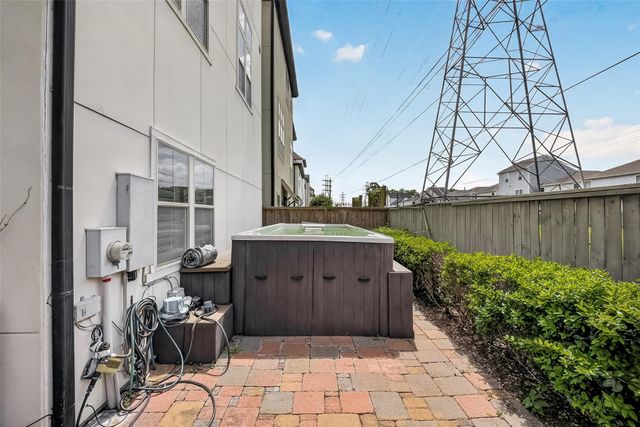 10929 Upland Park, Houston, TX 77043