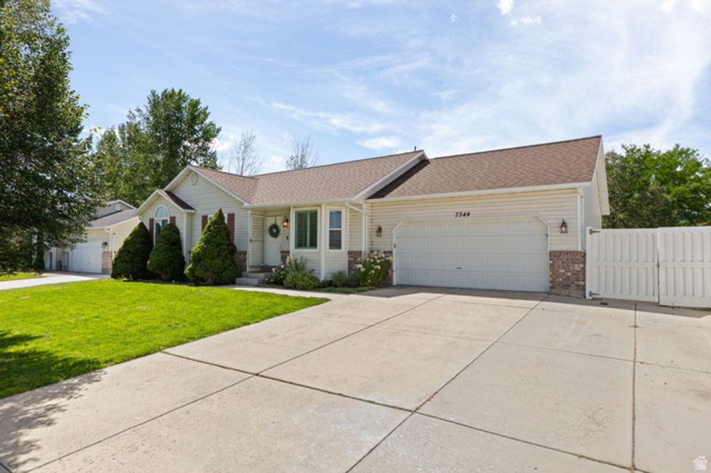 7344 S REGAL HILL DR, West Jordan, UT 84081 — exterior