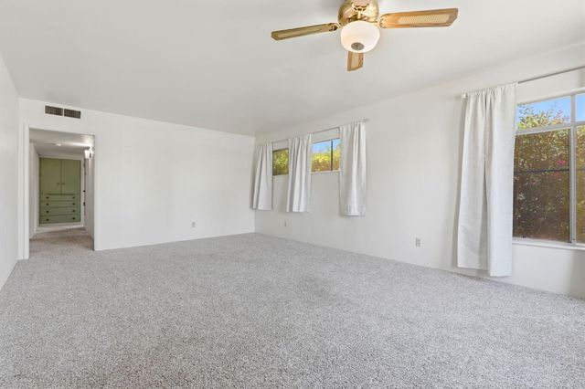 293 W Ponderosa Avenue, Reedley, CA 93654
