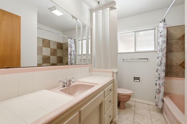 293 W Ponderosa Avenue, Reedley, CA 93654