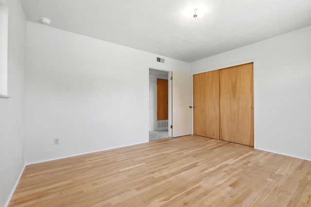 293 W Ponderosa Avenue, Reedley, CA 93654