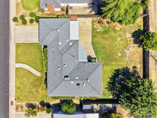 293 W Ponderosa Avenue, Reedley, CA 93654