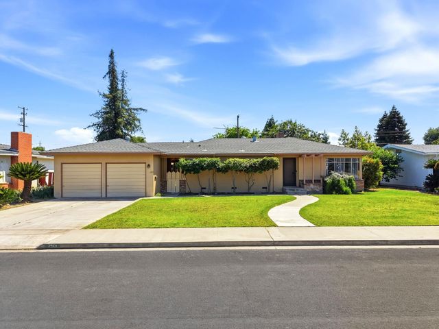 293 W Ponderosa Avenue, Reedley, CA 93654