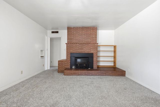 293 W Ponderosa Avenue, Reedley, CA 93654