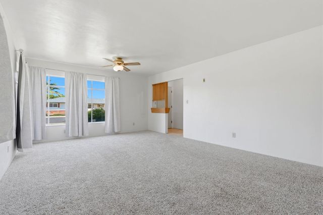 293 W Ponderosa Avenue, Reedley, CA 93654