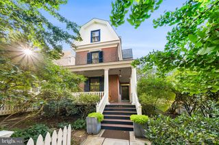 35 E GRAVERS LN, Philadelphia, PA 19118